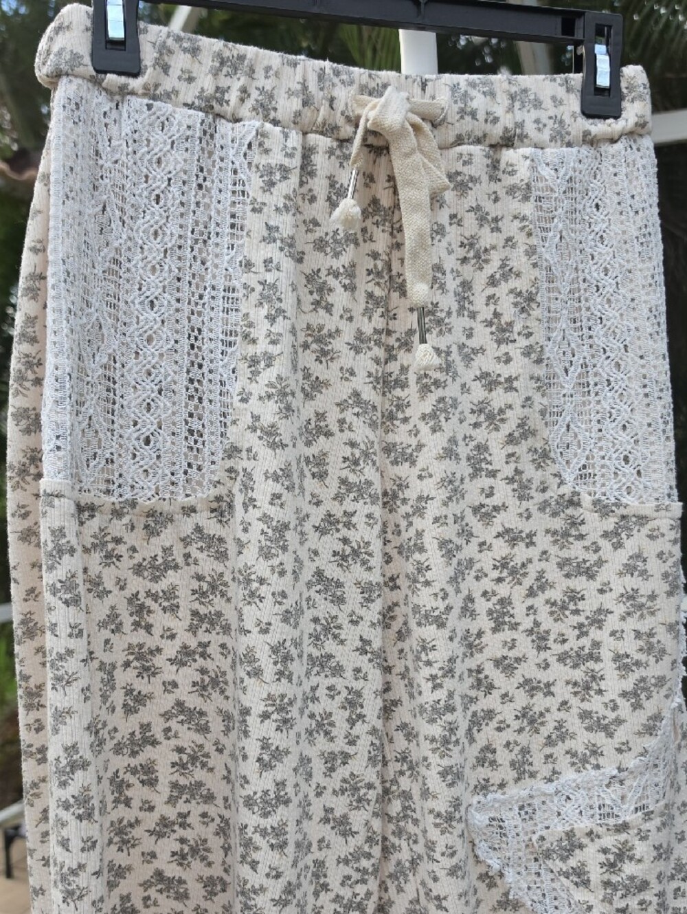 POL Floral and See-Though Lace Patchwork Barrel Pants